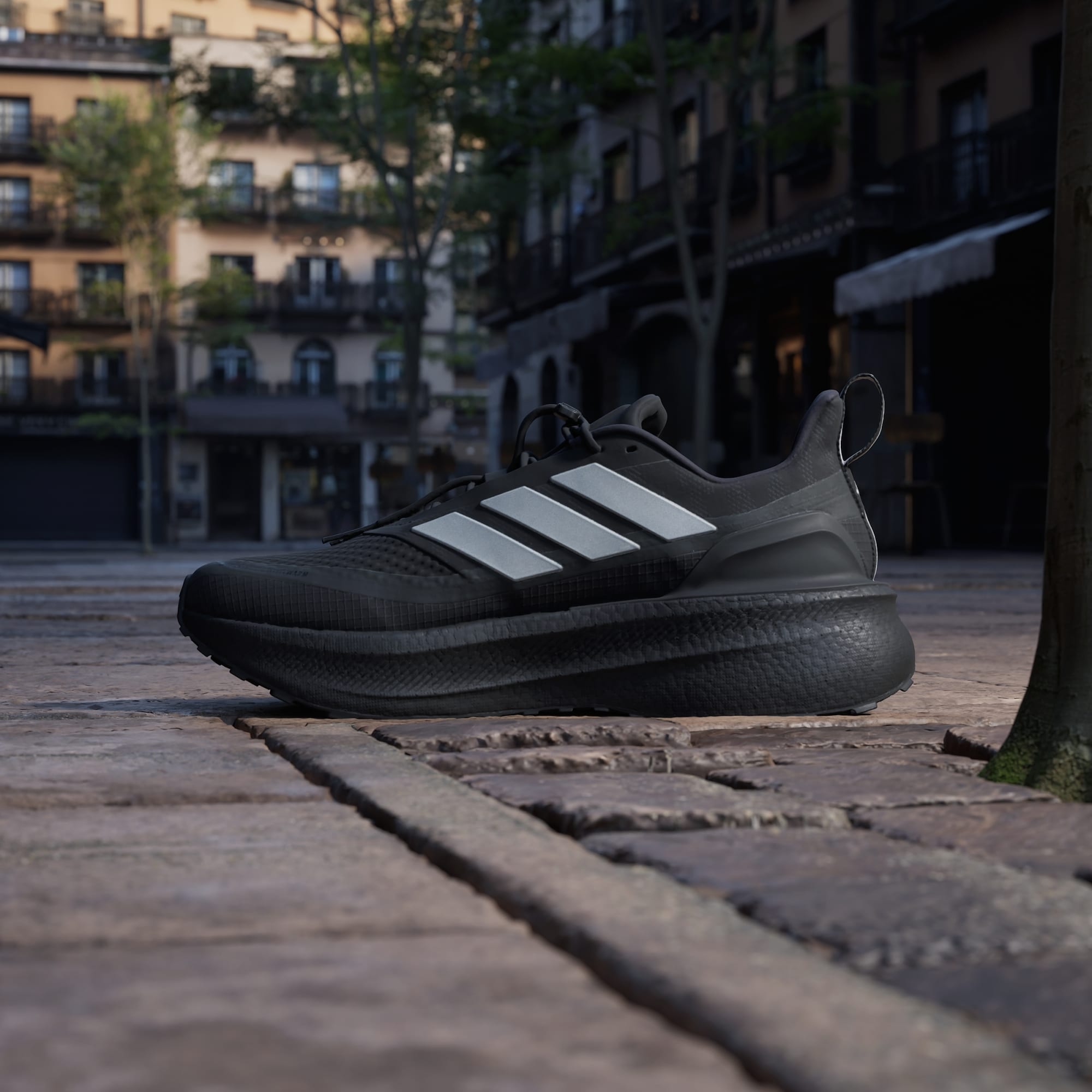 Adidas Ultraboost 5 TR